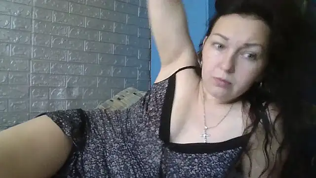 DanaNeon online show from June 1, 2026, 8:38 am