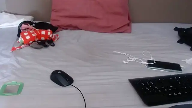 TALLHORNYBEAR online show from September 26, 2025, 4:05 am