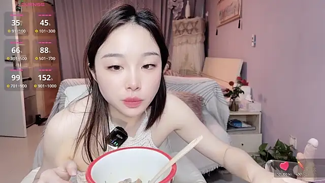 Y2Luvk online show from October 9, 2025, 12:19 am