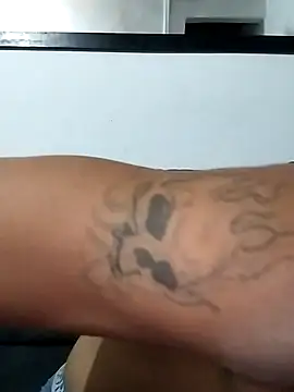 hoteder online show from October 23, 2025, 11:57 pm