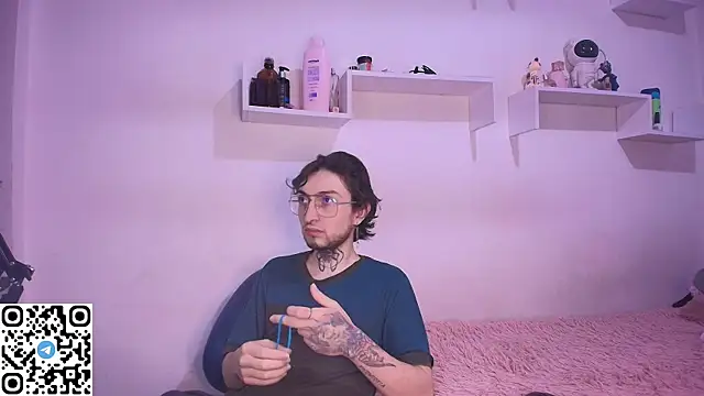 annyharriis online show from November 7, 2025, 9:04 pm