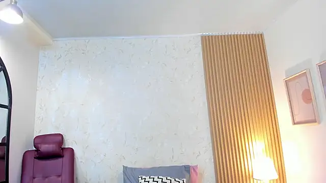 halleylorens online show from November 10, 2025, 7:24 pm