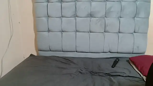 curveAss222 online show from December 2, 2025, 6:36 pm