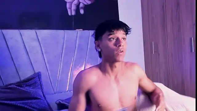 ZYZZ1312 online show from September 19, 2025, 5:35 pm