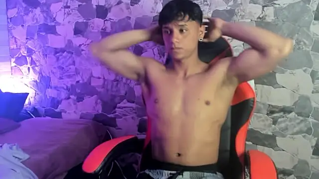 ZYZZ1312 online show from April 17, 2026, 5:32 am