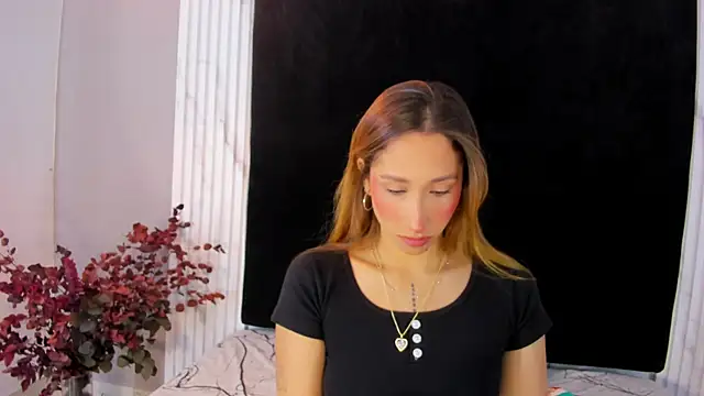 MONIK FOX CR online show from September 17, 2025, 7:48 pm