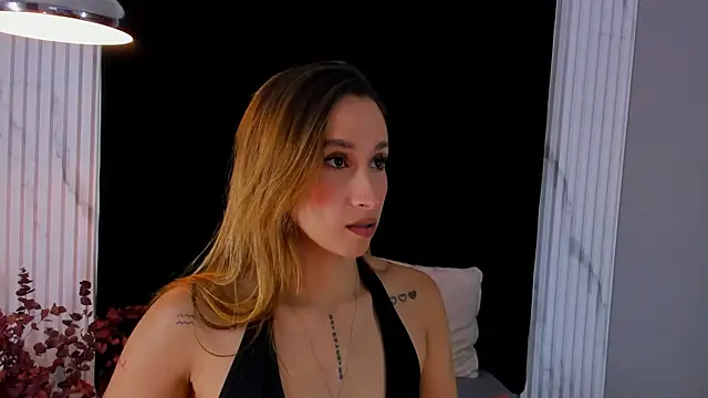 MONIK FOX CR online show from October 3, 2025, 8:17 pm