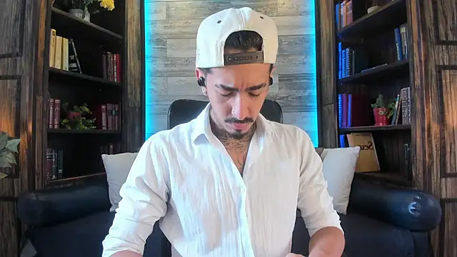 Donovan Desmond online show from October 13, 2025, 7:47 pm