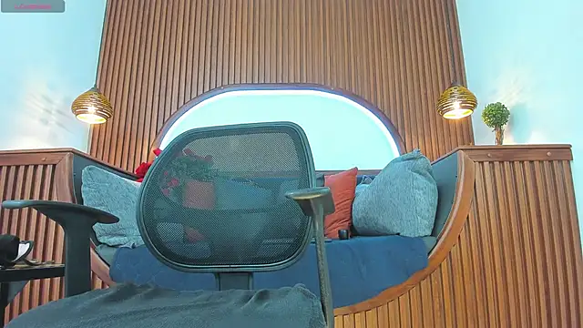 Donovan Desmond online show from November 3, 2025, 7:59 pm