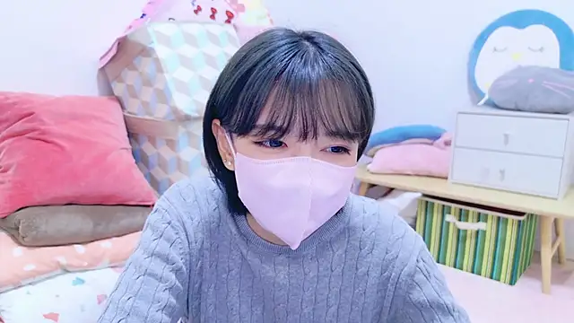 Azusa DoMybest online show from October 22, 2025, 7:52 am