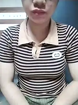 Mie rose online show from October 31, 2025, 2:18 pm