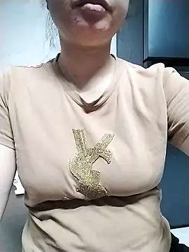 Mie rose online show from April 14, 2026, 2:12 pm