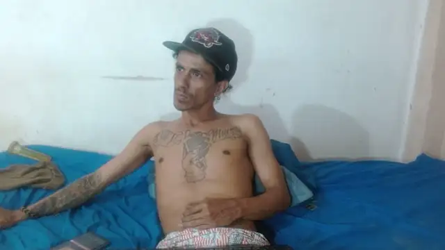 femboy bigcock online show from March 5, 2026, 12:06 am