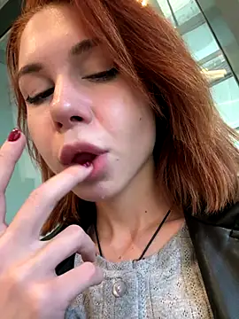 Snapshot of RosieSecret chatting on September 23, 2025, 7:11 am RosieSecret online show from September 23, 2025, 7:11 am