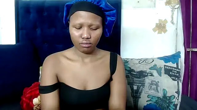 BUNNYCHOWX28 online show from September 16, 2025, 6:20 pm