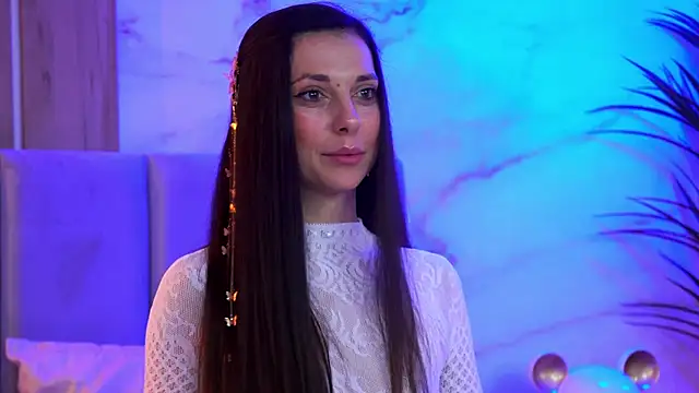 EllyLynn online show from December 4, 2025, 9:23 pm