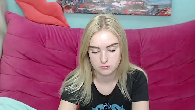 SofySofty online show from October 3, 2025, 4:42 am