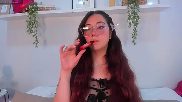 Nicolle Evanss  online show from April 22, 2026, 4:48 am