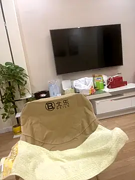 Mier-cn online show from October 6, 2025, 12:13 pm