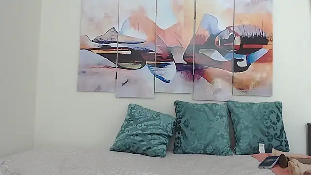 FLAKIS18 online show from April 22, 2026, 10:00 pm