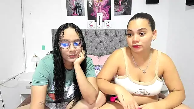 Snapshot of nay_and_aleja1 chatting on June 19, 2026, 3:22 am nay and aleja1 online show from June 19, 2026, 3:22 am