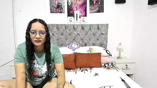 Snapshot of nay_and_aleja1 chatting on June 27, 2026, 11:32 pm nay and aleja1 online show from June 27, 2026, 11:32 pm