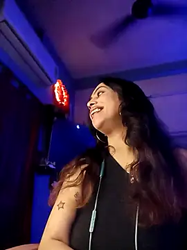 Love Beauty01 online show from February 11, 2026, 6:35 pm