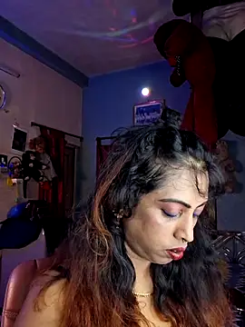 Snapshot of Love_Beauty01 chatting on June 13, 2026, 6:17 pm Love Beauty01 online show from June 13, 2026, 6:17 pm