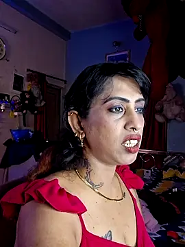 Snapshot of Love_Beauty01 chatting on June 15, 2026, 6:43 pm Love Beauty01 online show from June 15, 2026, 6:43 pm