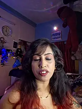 Snapshot of Love_Beauty01 chatting on June 18, 2026, 6:34 pm Love Beauty01 online show from June 18, 2026, 6:34 pm