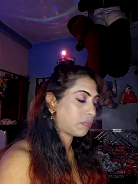 Snapshot of Love_Beauty01 chatting on July 17, 2026, 6:46 pm Love Beauty01 online show from July 17, 2026, 6:46 pm