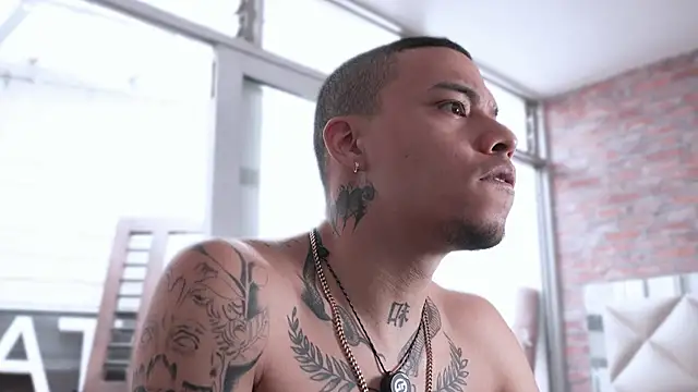 AlphaMasterXxx online show from April 19, 2026, 7:27 pm