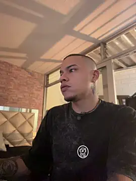 AlphaMasterXxx online show from April 21, 2026, 3:02 am