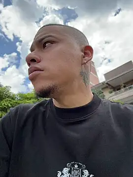 AlphaMasterXxx online show from April 22, 2026, 5:47 pm