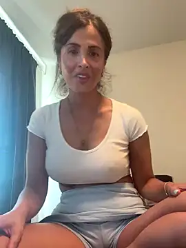 Alona Brown online show from September 17, 2025, 7:59 pm