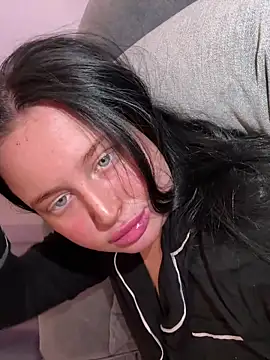 brunetteGirl274 online show from October 2, 2025, 8:49 pm