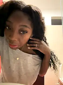 EmilyKisx online show from December 3, 2025, 10:13 am