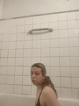 TheBunnyAndTheMaster online show from April 23, 2026, 11:51 pm