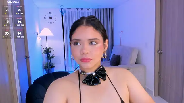 NikaVelvet1 online show from April 10, 2026, 12:05 am