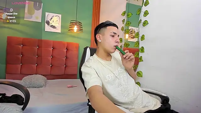 Aisha andy online show from September 11, 2025, 3:39 am