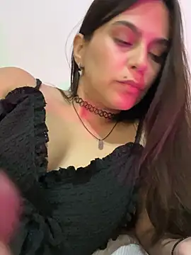 lulix69 online show from February 5, 2026, 4:06 am