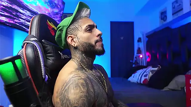 logan hugh8 online show from January 31, 2026, 11:36 pm