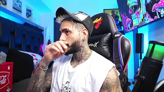 logan hugh8 online show from February 26, 2026, 2:49 pm