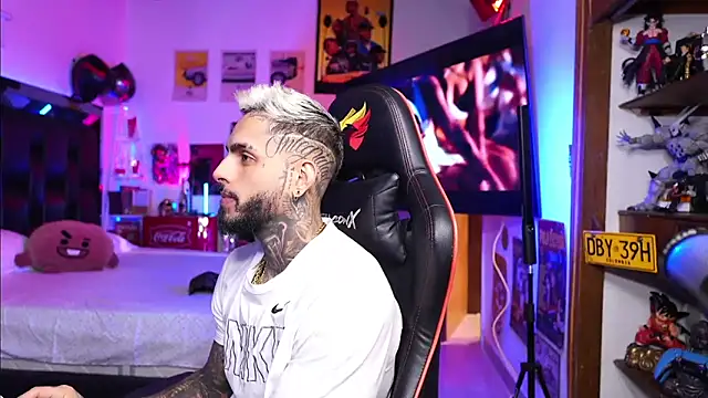 logan hugh8 online show from March 9, 2026, 4:38 am