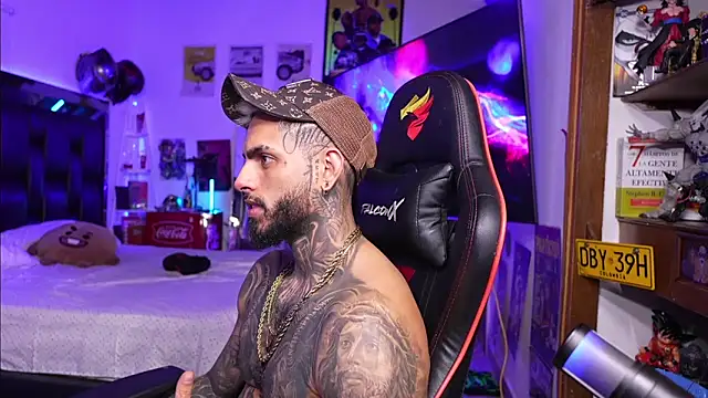 logan hugh8 online show from March 13, 2026, 1:12 am