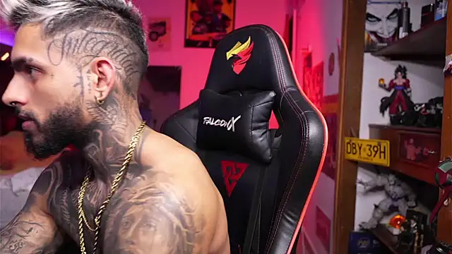 logan hugh8 online show from April 8, 2026, 8:14 am