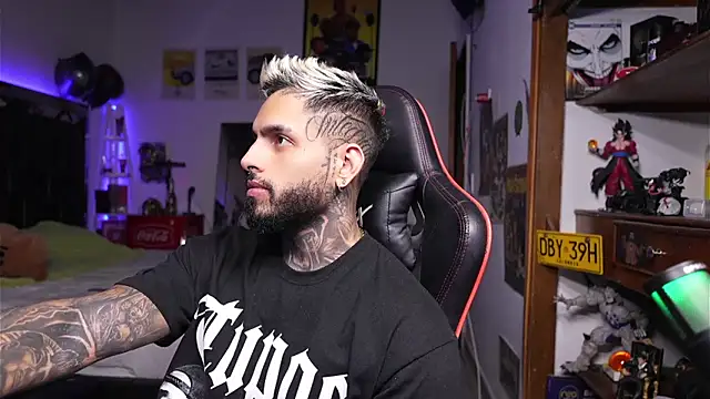 logan hugh8 online show from April 9, 2026, 4:56 am