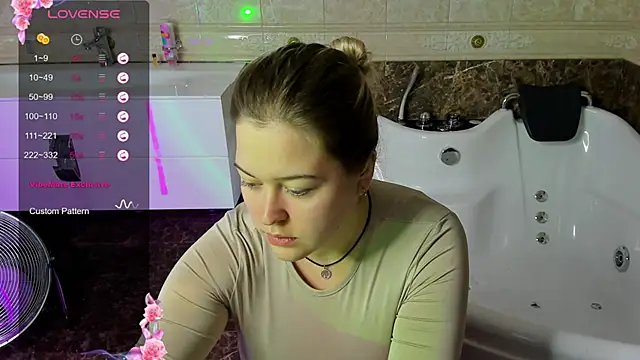 HelenHartt online show from November 10, 2025, 1:59 am