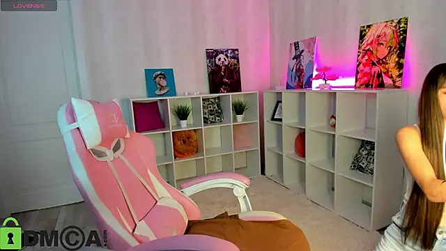 lasly moon online show from September 12, 2025, 8:14 am