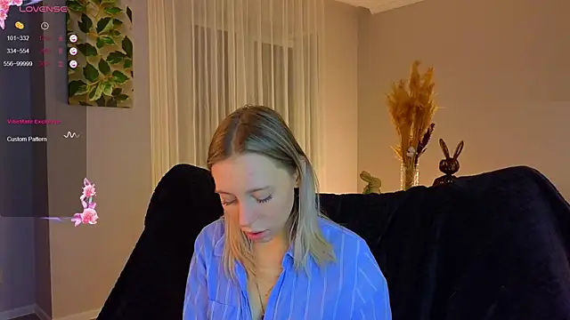 NyxaThorn online show from November 22, 2025, 2:38 pm